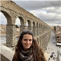 Professora de català imparteix classes en línia