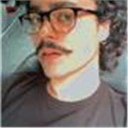 Profesor de español imparte clases para niños y adultos