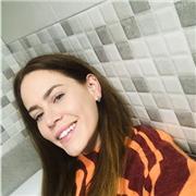 Profesora polivalente de arte, historia y geografía con titulación en historia del arte y cursando también el grado de historia