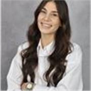Profesora de ingles 
Actualmente cursando el cuarto año de la carrera de educacion infantil en ingles 
Título B2
