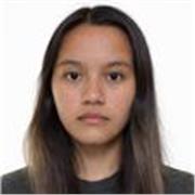 Profesora de apoyo para el colegio para niños de primaria