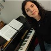 Lezioni di musica per tutte le età: pianoforte, teoria musicale, solfeggio e storia della musica. 