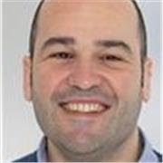 Profesional con amplia experiencia en marketing y comunicación. 
