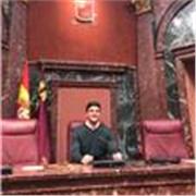 Profesor de lengua y otras materias imparte clase