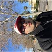 Profesor de diseño gráfico apto para jóvenes y emprendedores 