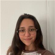 Profesora de inglés imparte repaso y apoyo a niveles desde primaria hasta bachillerato