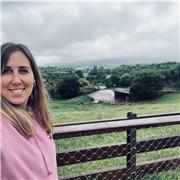 Profesora de Ed. primaria, apoyo y ayuda durante del curso. Ayuda con los deberes con niños con alguna dificultad en toda primaria