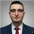 Sabırlı bir kişiliğim var. Araştırmayı ve öğrenmeyi çok seviyorum. Derslerim genelde sınav çağındaki öğrencilere yönelik koçluk ol