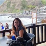 Profesora de AL y logopeda titulada hace 25 años. Especializada en educación especial y daño cerebral