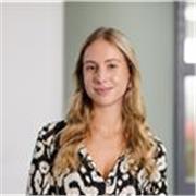 Ayant fait une classe préparatoire, je suis disponible pour enseigner le français (et l'anglais) à distance. 