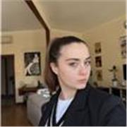 Laureanda in scienze giuridiche, con diploma di liceo classico, impartisce lezioni di italiano per stranieri