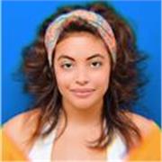 Nativa colombiana da clases de español a quien lo necesite