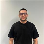 Profesor de Historia. Politólogo con sólidos conocimientos en historia de España, europea y mundial