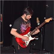 Profesor de guitarra eléctrica con 4 años de experiencia en la enseñanza, conocimientos en educación musical y composición, UNAM