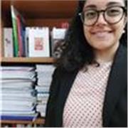 Studentessa di francese impartisce ripetizioni