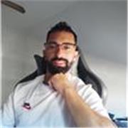 doy clases adaptadas al nivel del alumno, según edad y capacidades individuales. Soy Profesor de Educación Física y tengo experiencia en clases para todas las edades y niveles. 
 
