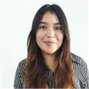 Profesora de nivel inicial de Química básica para niños