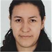 Laureata lingüística aplicada al'insegnanza di lingue.
Inglese per bambini