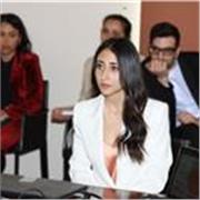 Laureata in lingue e culture orientali impartisce lezioni di lingua giapponese sia in presenza, sia online
