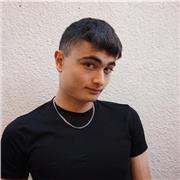 Empatico y extrovertido, puedo dar clases a todo el mundo, gente de todas las edades que quieran aprender más