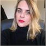 Traductrice et rédactrice donne cours de français et d'anglais tous niveaux et tous âges.