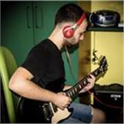 Insegnante di Chitarra classica - acustica - elettrica - strumenti acustici