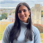 Profesora de Marketing con 5 años de experiencia, presencial en Madrid y online