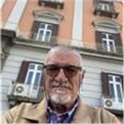 Ex insegnante di filosofia e storia impartisce lezioni di storia e filosofis