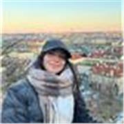 Profesora de manualidades y arte para niños