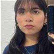 Profesora de matemáticas que enseña con amor a todos los niños