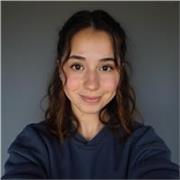 Prof en ligne patiente et pédagogue, j'aime donner des cours de manière ludique !