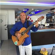 Profesor de guitarra en San Bartolomé de Tirajana. Gran Canaria