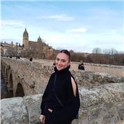 Profesora de Lengua Castellana y Literatura e Historia de España apta para impartir clases a alumnos de primaria