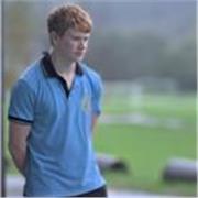 Hola, soy un estudiante aquí en Madrid. So de nacionalidad inglesa pero llevo unos 7 años viviendo aquí. 