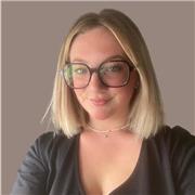 Étudiante en études supérieures, je propose mon aide pour effectuer les devoirs de la primaire au collège