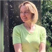 Soy profesora de Ruso como lengua extranjera. Trabajo en academias 13 años y doy clases ya más de 16 años.