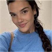 Profesora titulada en Advanced Cambridge Exam con amplia experiencia trabajando como profesora de inglés en una academia. 