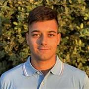 Studente universitario, paziente e preparato in tutte le materie della scuola elementare e media, disponibile per aiuto compiti.