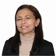 Ingeniera mecánica imparte clases de dibujo técnico para niveles de secundaria, bachillerato y universidad