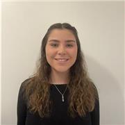 Professeur particulier donne des cours au étudiants de primaire, collège et lycée