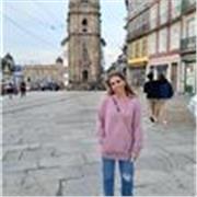 Estudiante de psicología interesada en dar clases de cualquier asignatura. 
Muy buen nivel de inglés