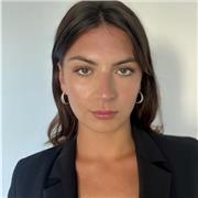 Je donne des cours particuliers pour les élèves allant de la primaire à la terminal, dans toutes les matières scientifiques et littéraires. J’accompagne également en anglais et en italiens