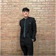 Estudiante de ingeniería para enseñar matemáticas básicas