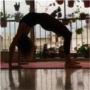 Vinyasa yoga integral y consciente: traer la mente al cuerpo