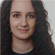 Soy una estudiante de grado superior de auxiliar de veterinaria y cuidados de animales en los zoológicos. Formada en bachillerato de artes