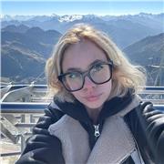 Laureanda in graphic design e multimedia con una solida esperienza nell’utilizzo del pacchetto adobe