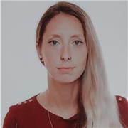 Profesora de inglés para niveles iniciales