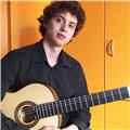 Studente laureando in chitarra classica impartisce lezioni di chitarra e di teoria musicale