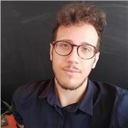 Laureato in Filologia moderna impartisce ripetizioni di italiano, latino, storia e geografia
