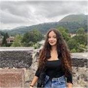 Soy psicóloga y podría enseñar cualquiera de las materias de primaria, ESO y bachillerato, especialmente ciencias puras